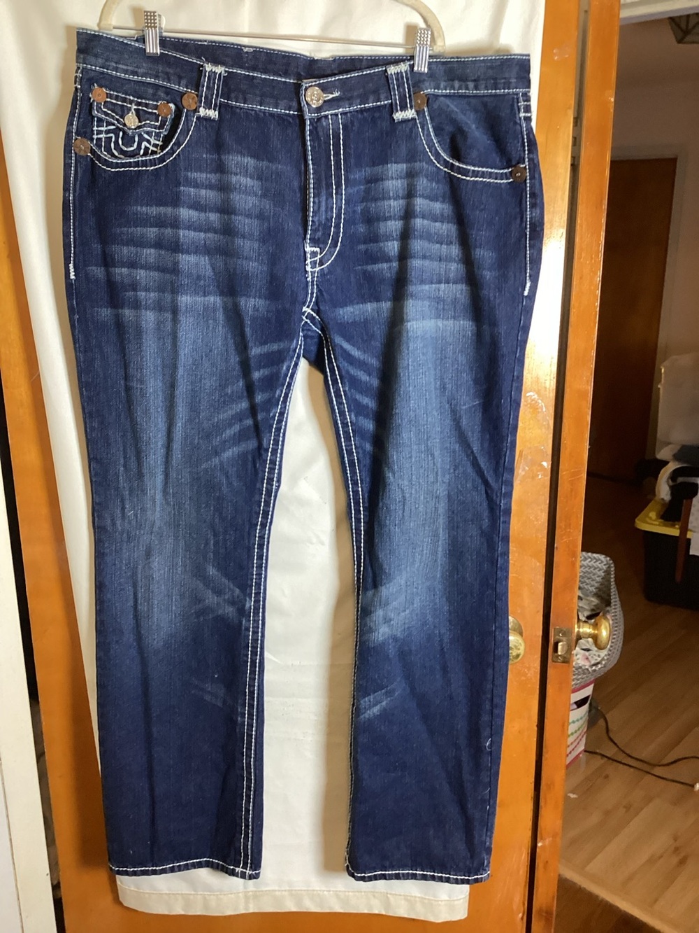 TRUE RELIGION Made in USA 100%Cotton SZ 42 factory faded jeans relaxed fit